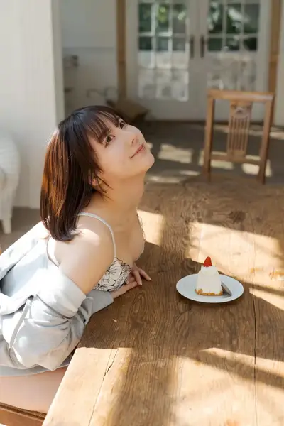 脸蛋 艳模:けんけん 美乳可以疗愈人的身心灵 日本佳人艺术图 P.1 